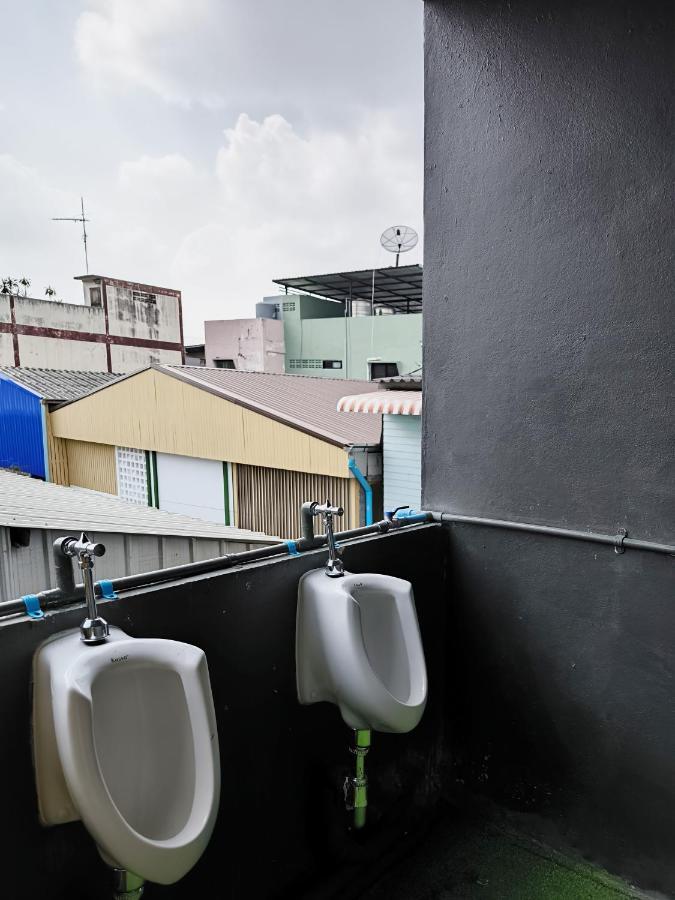 Youyen Hostel Bangkok Luaran gambar