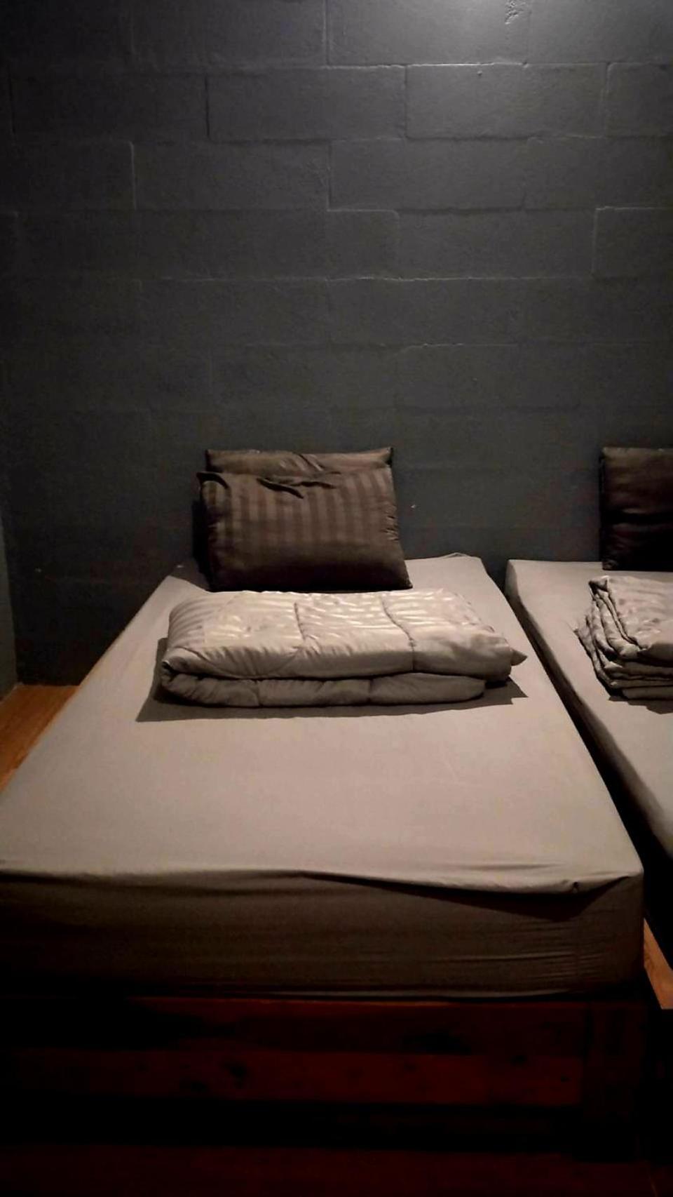 Youyen Hostel Bangkok Luaran gambar