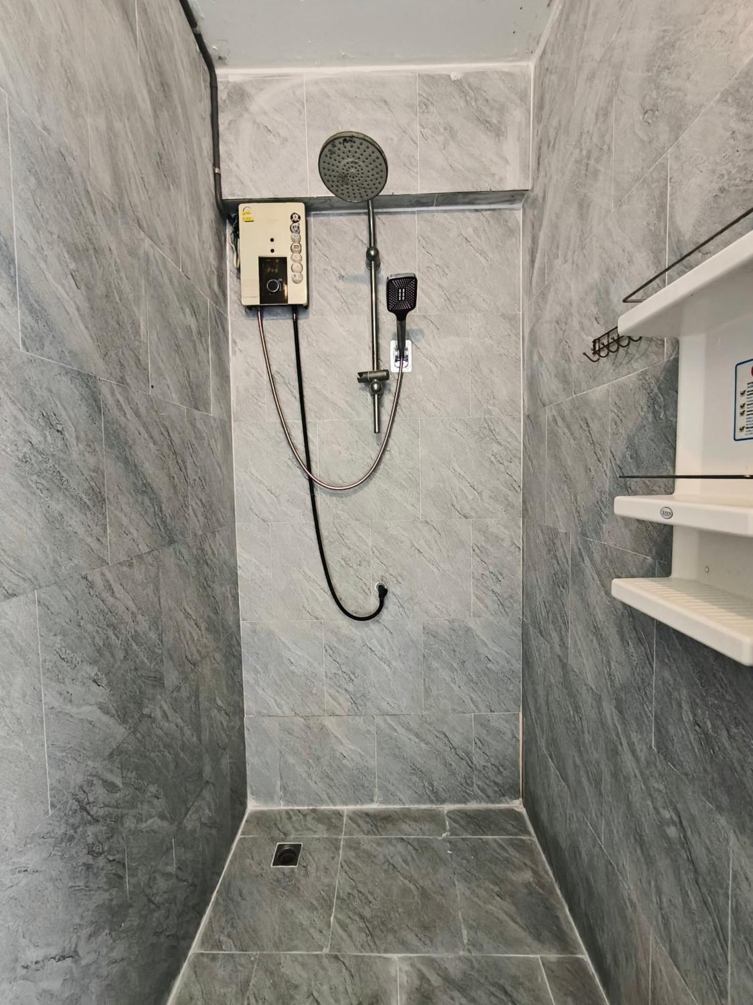Youyen Hostel Bangkok Luaran gambar