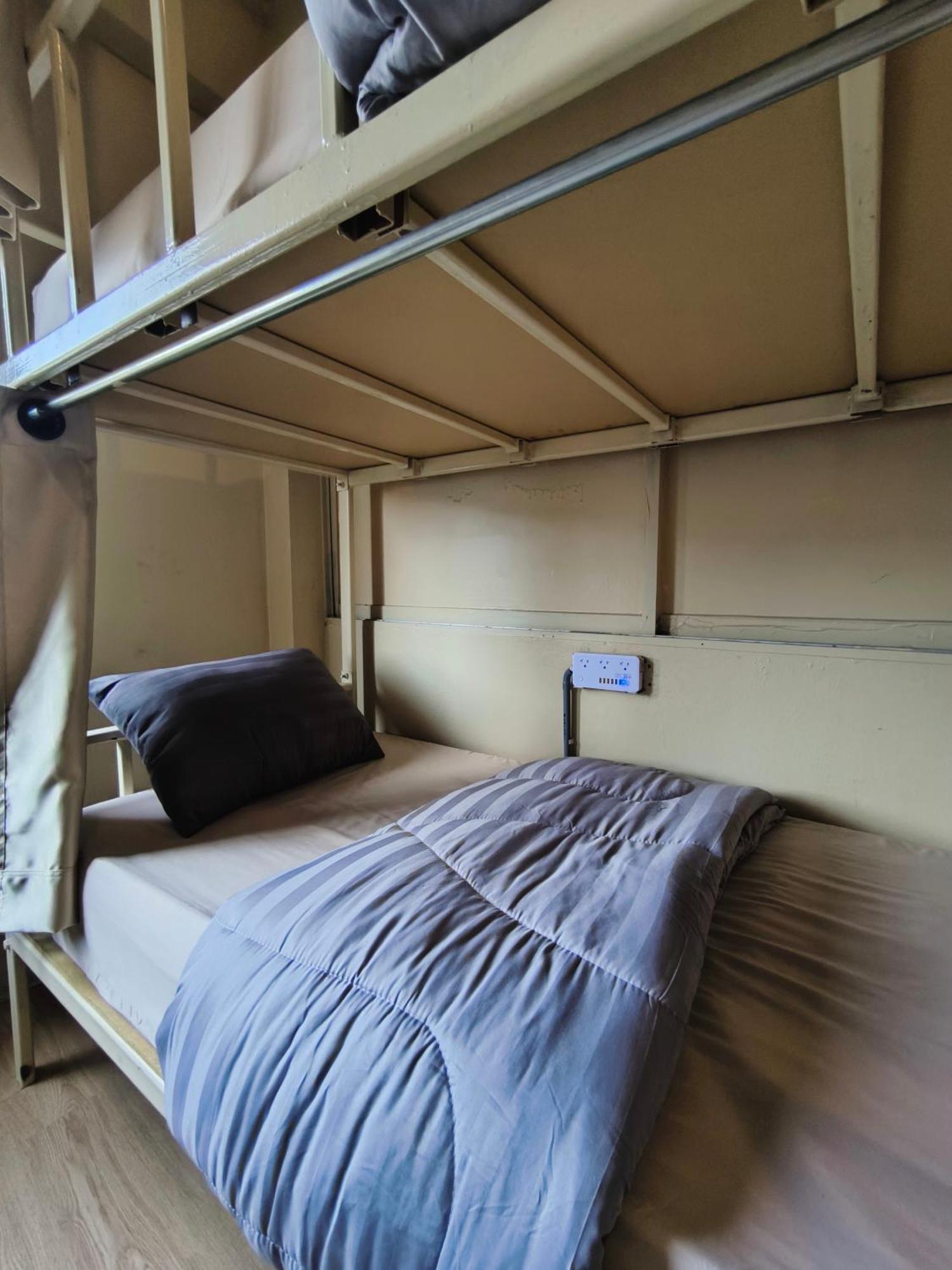 Youyen Hostel Bangkok Luaran gambar