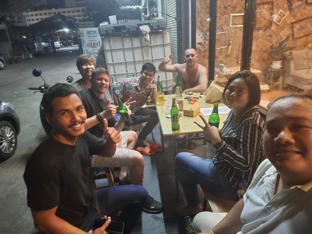 Youyen Hostel Bangkok Luaran gambar
